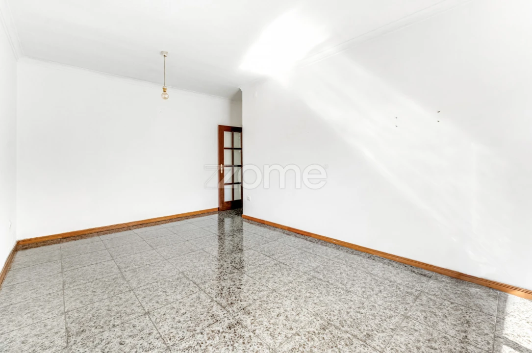 Apartamento T2 para Venda em Castêlo da Maia Foto 16