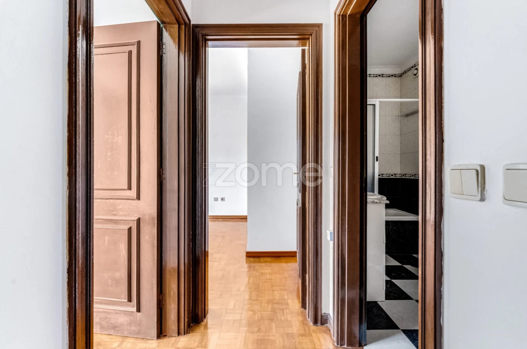 Apartamento T2 para Venda em Castêlo da Maia Foto 20