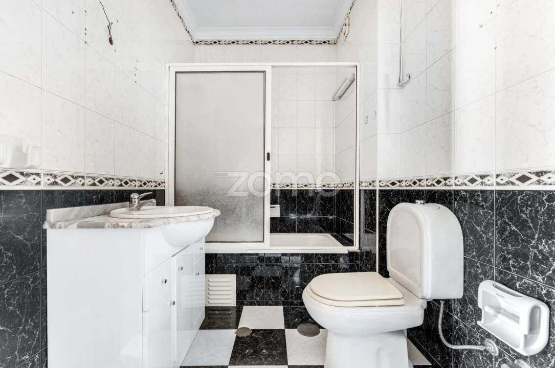 Apartamento T2 para Venda em Castêlo da Maia Foto 22