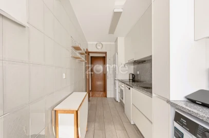 Apartamento T4 para Venda em Lordelo do Ouro e Massarelos