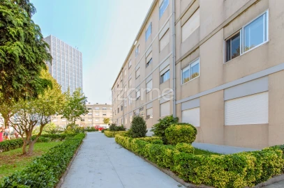 Apartamento T4 para Venda em Lordelo do Ouro e Massarelos