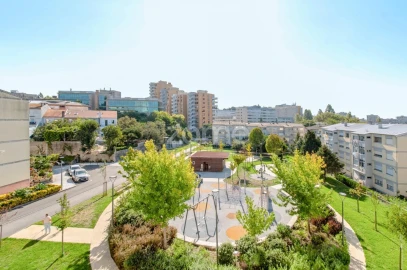 Apartamento T4 para Venda em Lordelo do Ouro e Massarelos