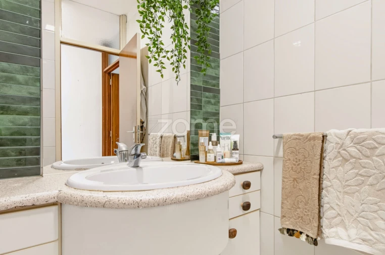 Apartamento T4 para Venda em Lordelo do Ouro e Massarelos Foto 23