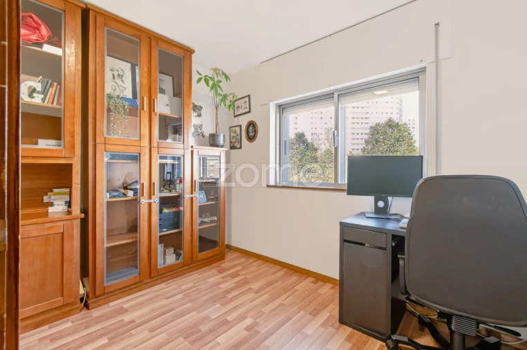 Apartamento T4 para Venda em Lordelo do Ouro e Massarelos Foto 30