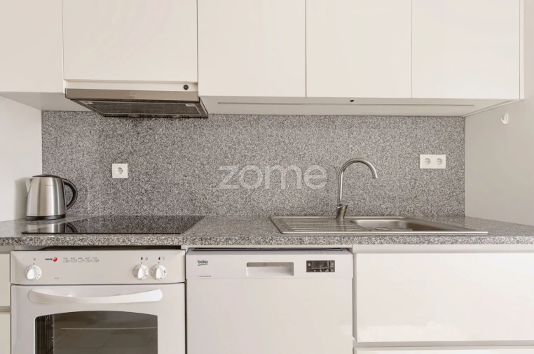 Apartamento T4 para Venda em Lordelo do Ouro e Massarelos Foto 9