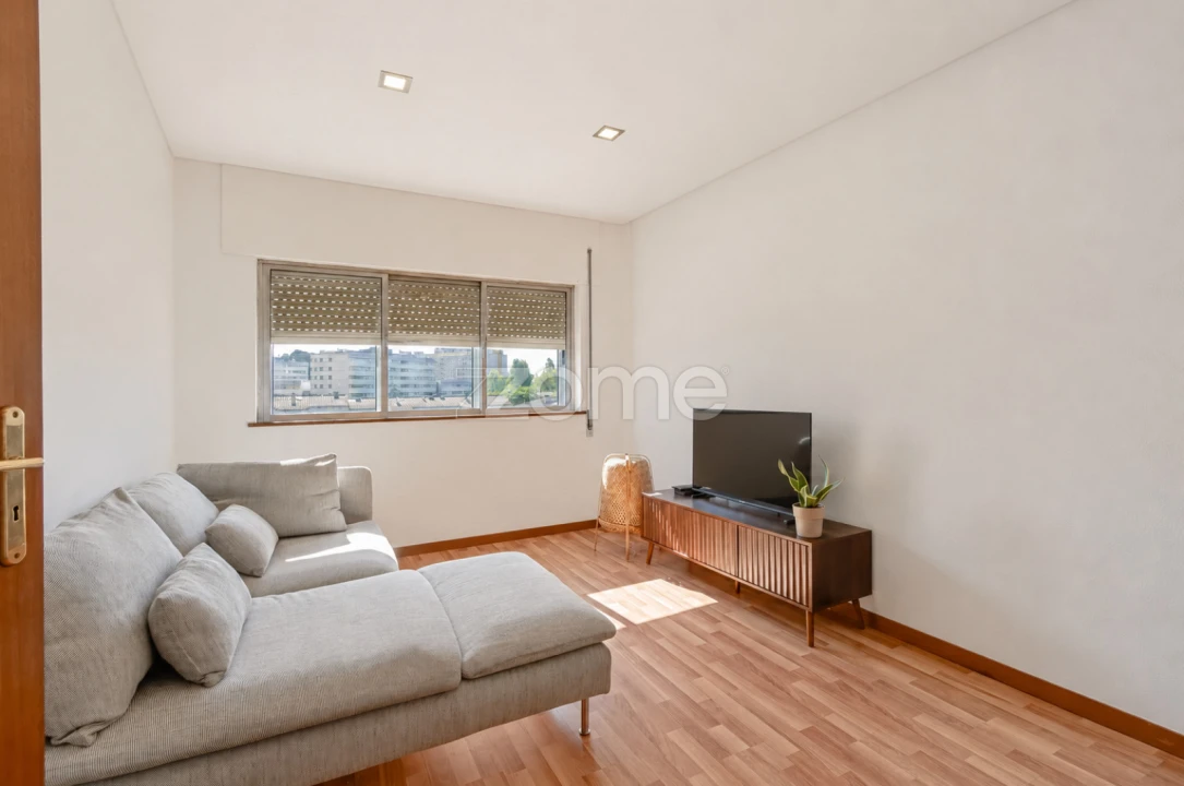 Apartamento T4 para Venda em Lordelo do Ouro e Massarelos Foto 4