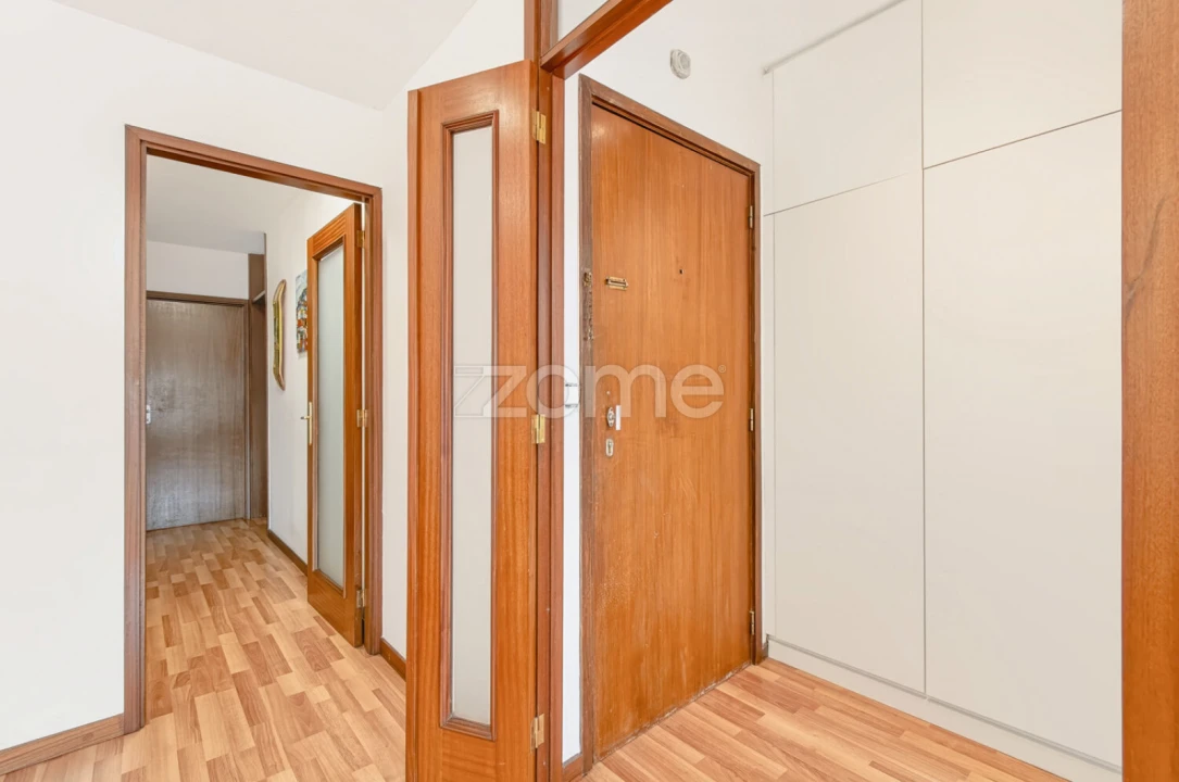 Apartamento T4 para Venda em Lordelo do Ouro e Massarelos Foto 10