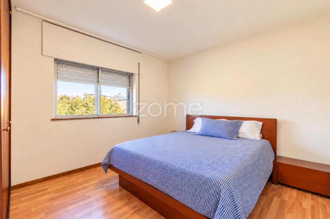 Apartamento T4 para Venda em Lordelo do Ouro e Massarelos Foto 13