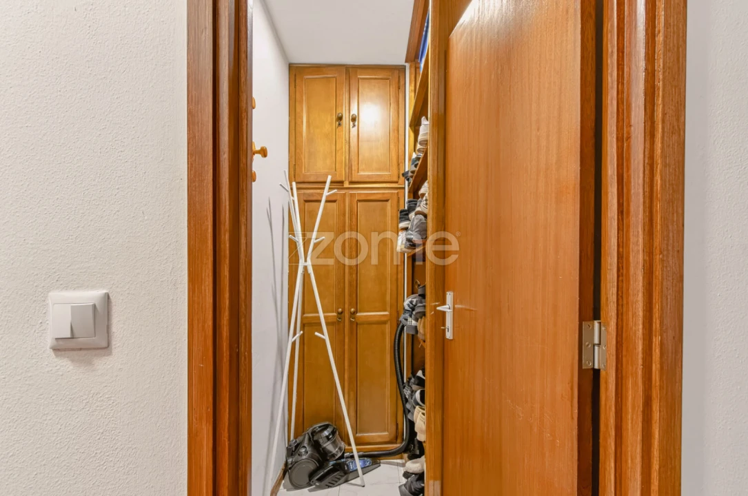 Apartamento T4 para Venda em Lordelo do Ouro e Massarelos Foto 16