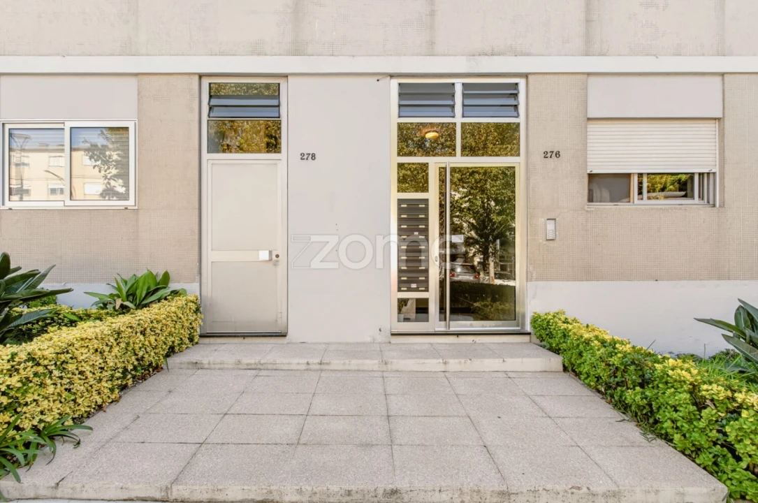 Apartamento T4 para Venda em Lordelo do Ouro e Massarelos Foto 34