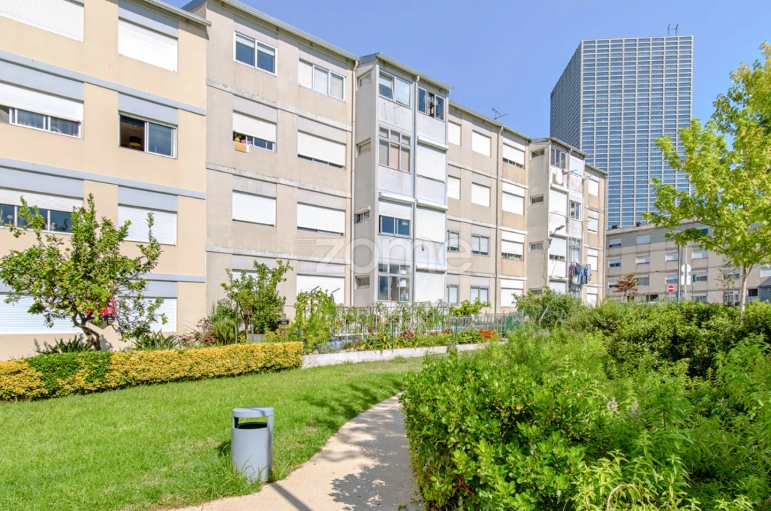 Apartamento T4 para Venda em Lordelo do Ouro e Massarelos Foto 37