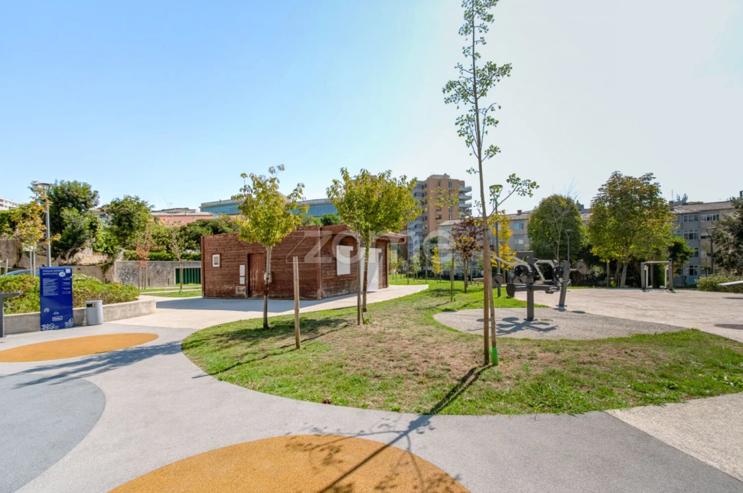 Apartamento T4 para Venda em Lordelo do Ouro e Massarelos Foto 41