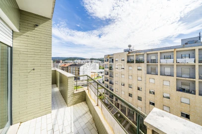 Apartamento T3 para Venda em Braga (Maximinos, Sé e Cividade)