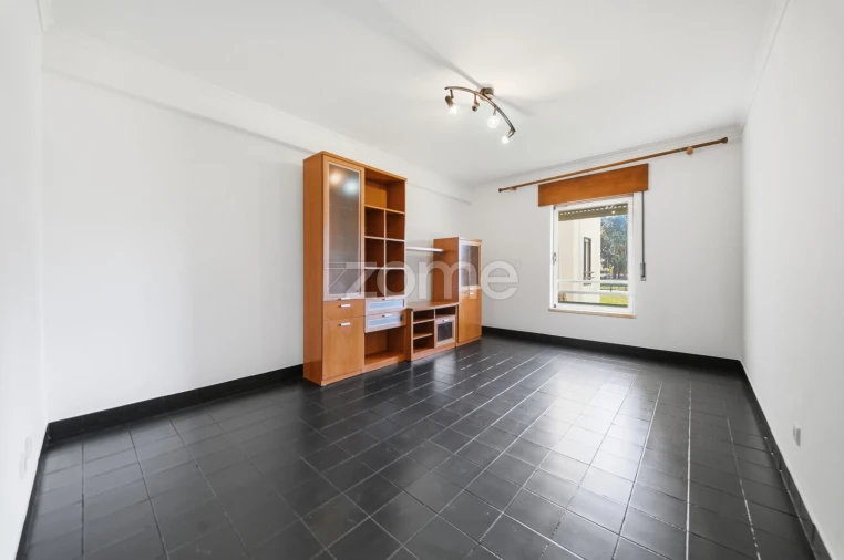 Apartamento T2 para Venda em São Domingos de Rana Foto 2