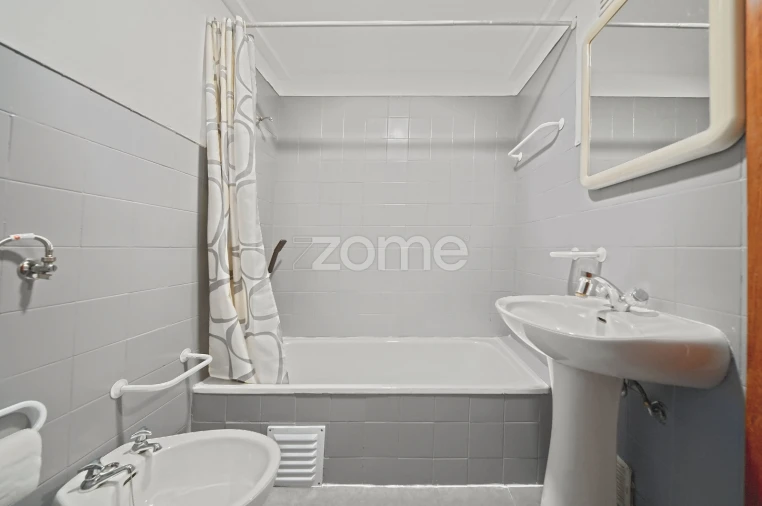 Apartamento T2 para Venda em São Domingos de Rana Foto 11