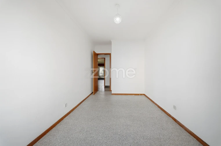 Apartamento T2 para Venda em São Domingos de Rana Foto 14