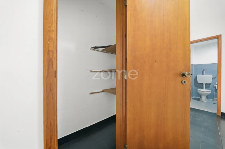 Apartamento T2 para Venda em São Domingos de Rana Foto 9