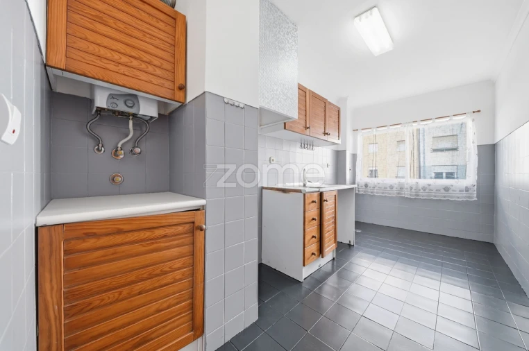 Apartamento T2 para Venda em São Domingos de Rana Foto 6
