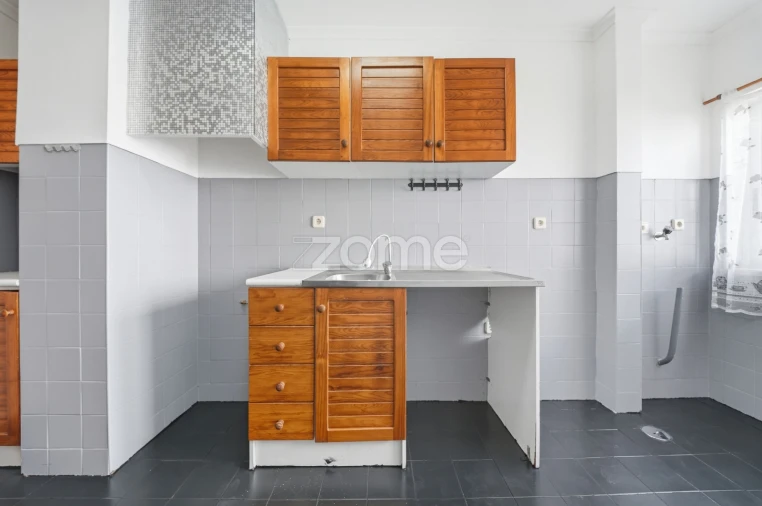 Apartamento T2 para Venda em São Domingos de Rana Foto 8