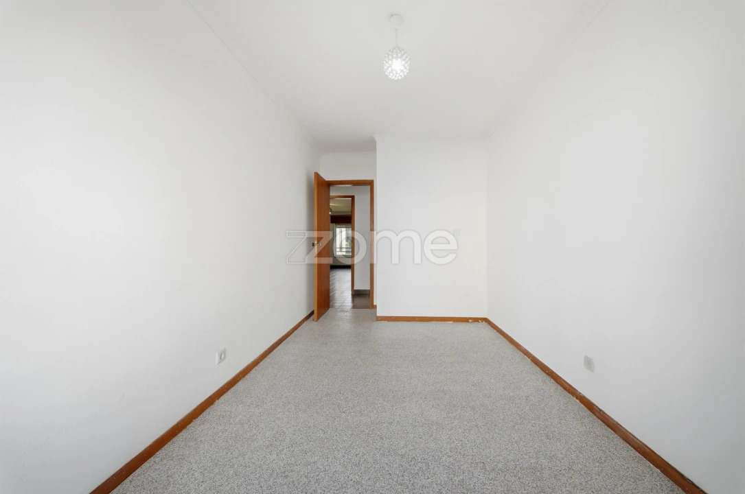Apartamento T2 para Venda em São Domingos de Rana Foto 14