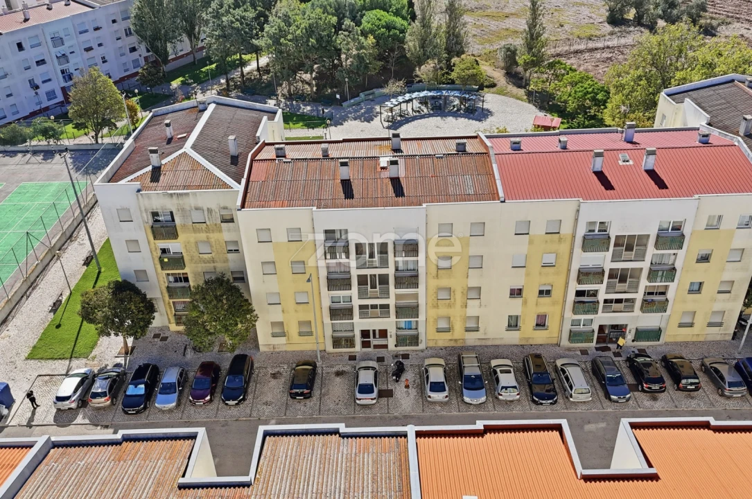 Apartamento T2 para Venda em São Domingos de Rana Foto 17
