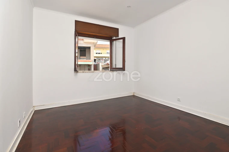 Apartamento T2 para Venda em São Domingos de Rana Foto 11