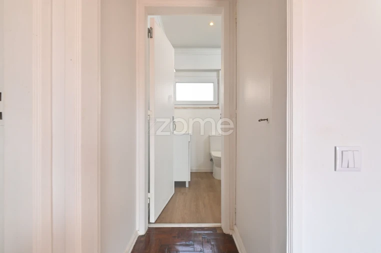 Apartamento T2 para Venda em São Domingos de Rana Foto 13
