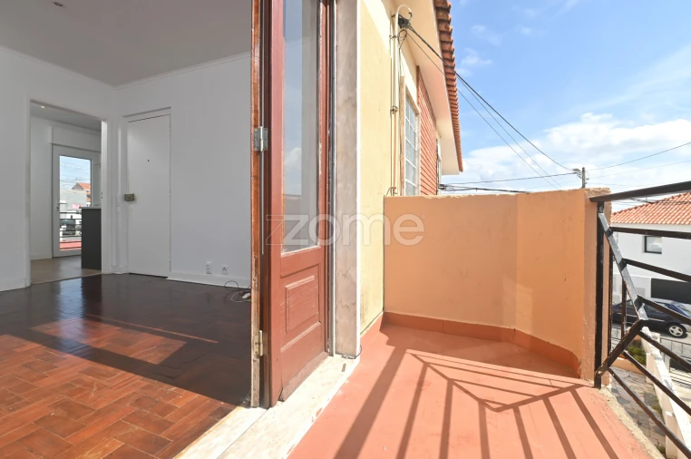 Apartamento T2 para Venda em São Domingos de Rana Foto 15