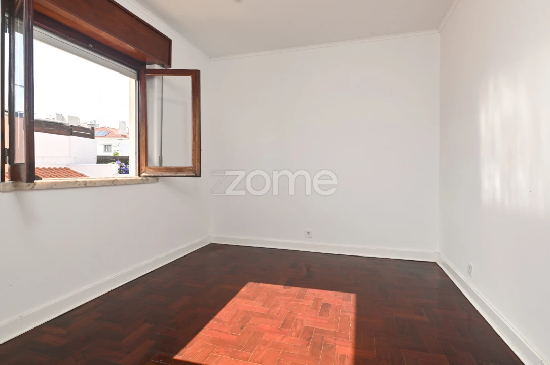 Apartamento T2 para Venda em São Domingos de Rana Foto 9
