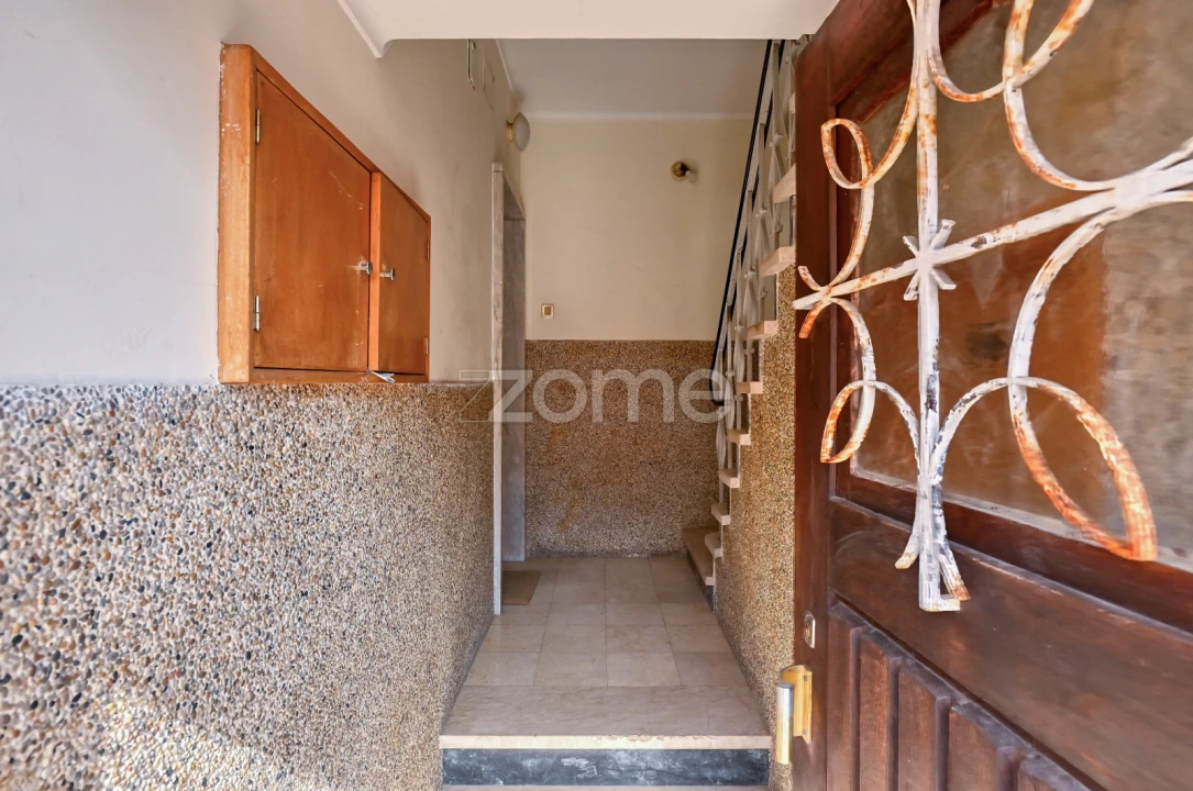 Apartamento T2 para Venda em São Domingos de Rana Foto 3