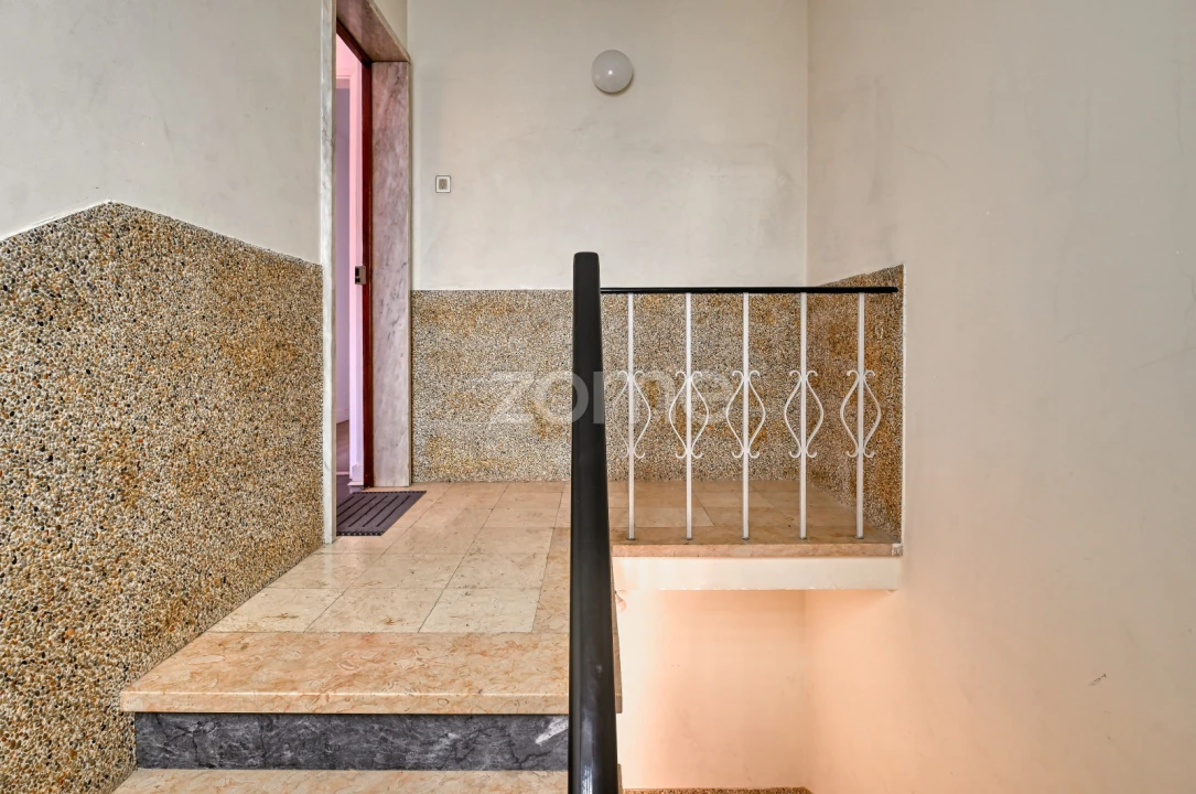 Apartamento T2 para Venda em São Domingos de Rana Foto 4