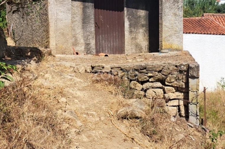 Moradia T2 para Venda em Almalagues Foto 11