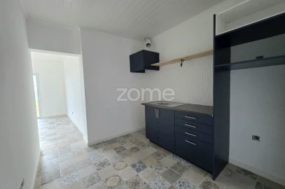 Moradia T3 para Venda em Lomba da Fazenda