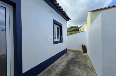 Moradia T3 para Venda em Lomba da Fazenda