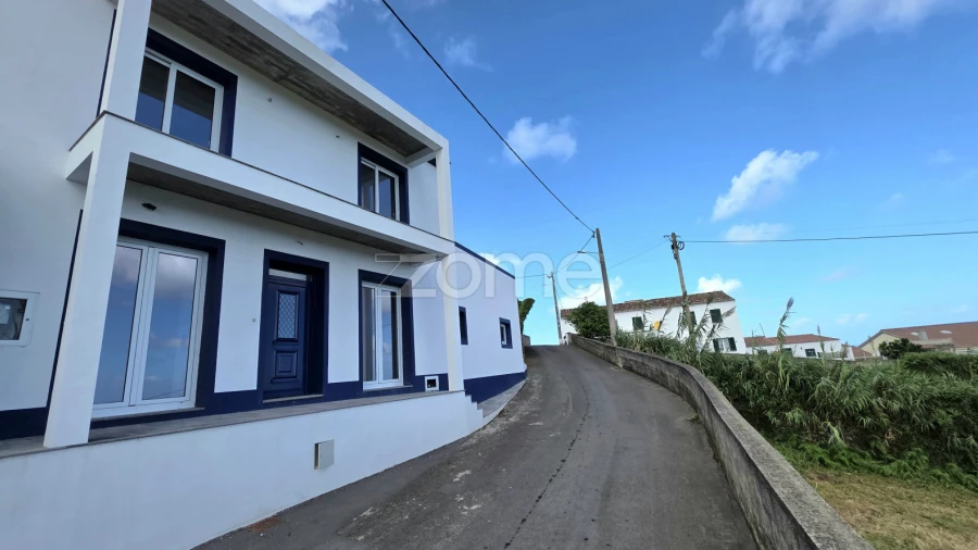 Moradia T3 para Venda em Lomba da Fazenda