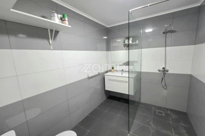 Moradia T3 para Venda em Rabo de Peixe