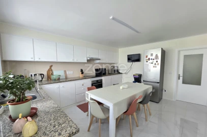 Moradia T3 para Venda em Rabo de Peixe