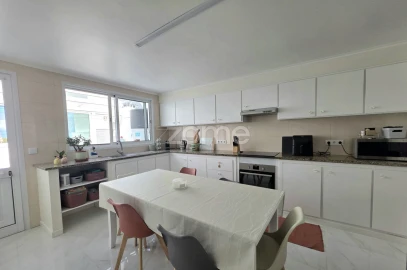 Moradia T3 para Venda em Rabo de Peixe