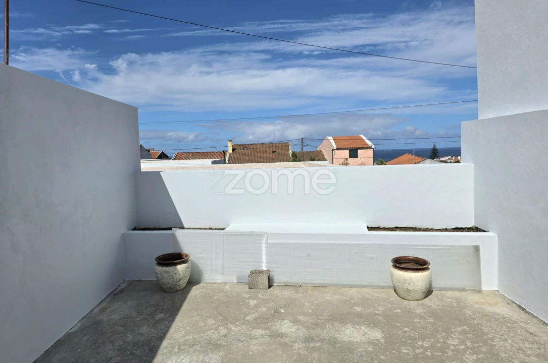 Moradia T3 para Venda em Rabo de Peixe Foto 12