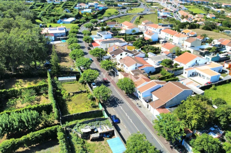 Moradia T3 para Venda em Rabo de Peixe Foto 31