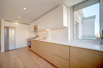 Apartamento T2 para Arrendamento em Benfica
