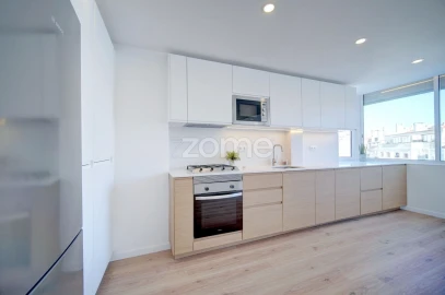 Apartamento T2 para Arrendamento em Benfica