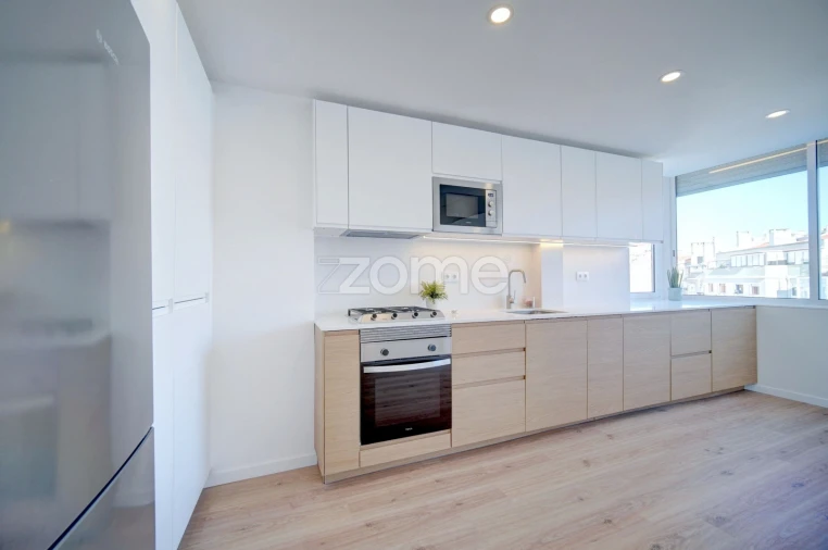 Apartamento T2 para Arrendamento em Benfica Foto 8