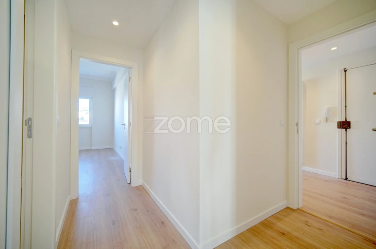 Apartamento T2 para Arrendamento em Benfica Foto 13