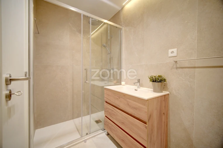 Apartamento T2 para Arrendamento em Benfica Foto 18
