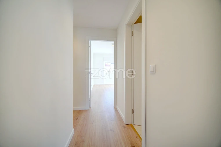 Apartamento T2 para Arrendamento em Benfica Foto 14
