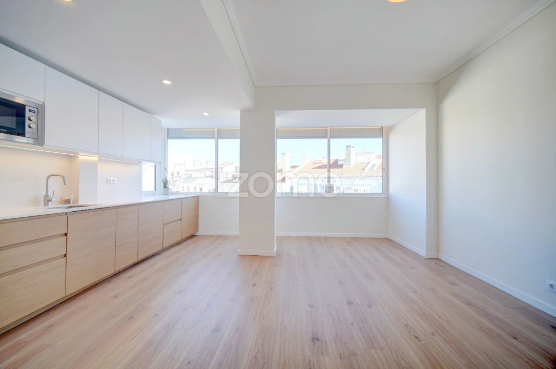Apartamento T2 para Arrendamento em Benfica Foto 1