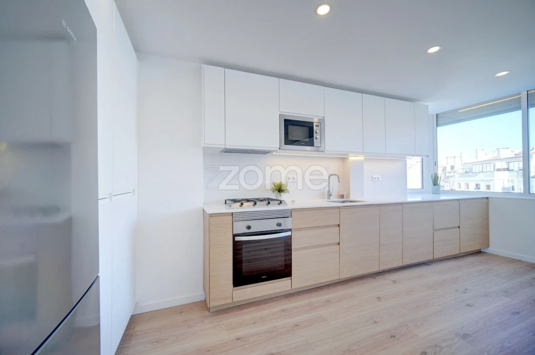 Apartamento T2 para Arrendamento em Benfica Foto 8