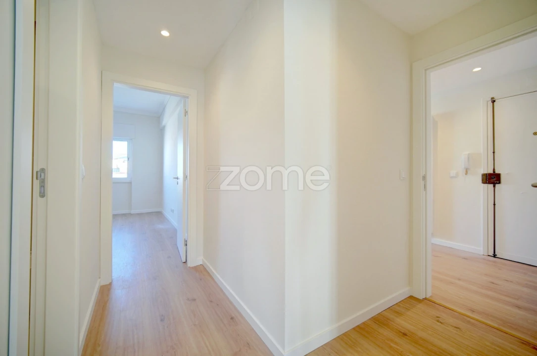 Apartamento T2 para Arrendamento em Benfica Foto 13