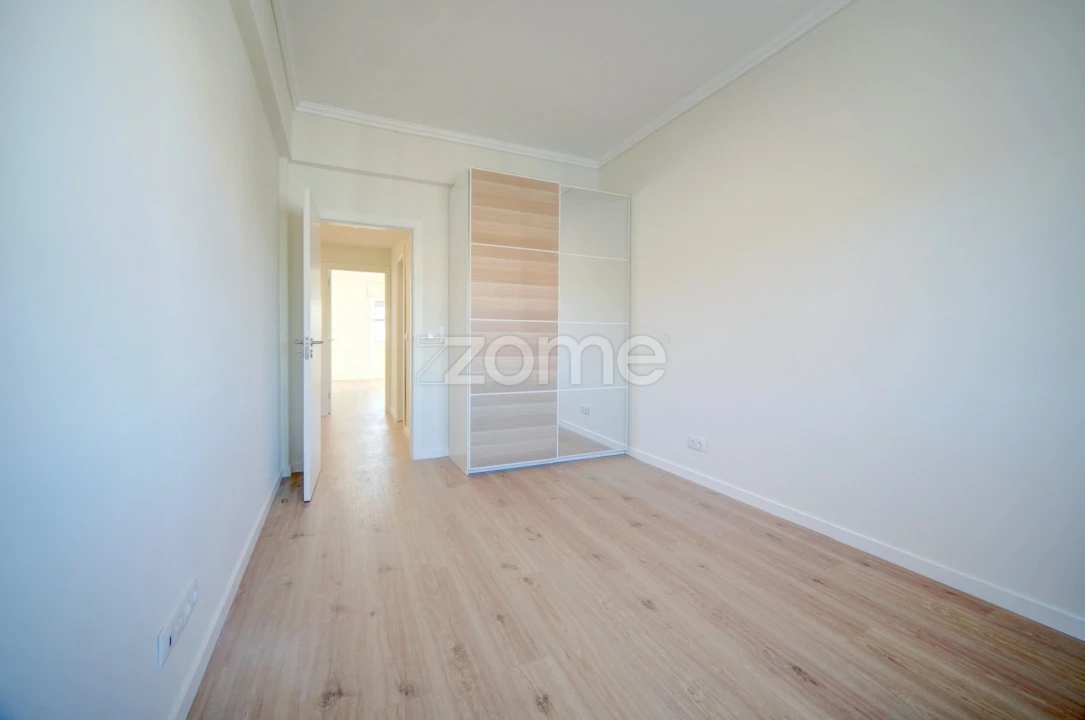Apartamento T2 para Arrendamento em Benfica Foto 16